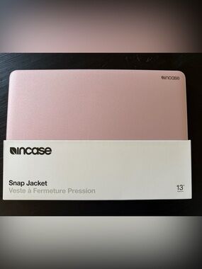 Incase 13” Laptop Snap Jacket in Rose Pink